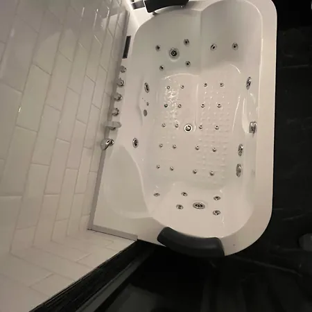 شقة Jacuzzi Rakowicka